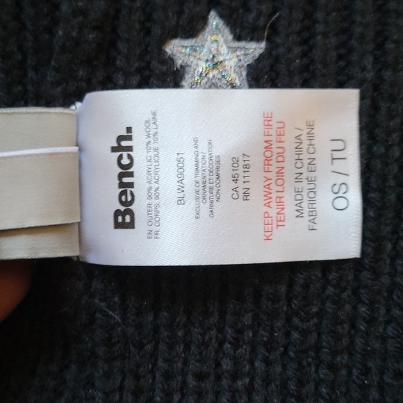 Bench beanie hat, black with silver stars - Picture 4 of 4